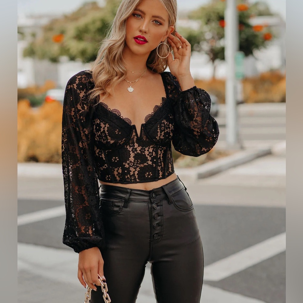 Aubrina Lace Corset Crop Blouse - Size M